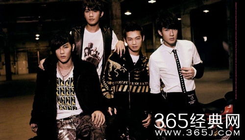 飞轮海聚餐炎亚纶缺席 辰亦儒：四缺一，弟弟在北京