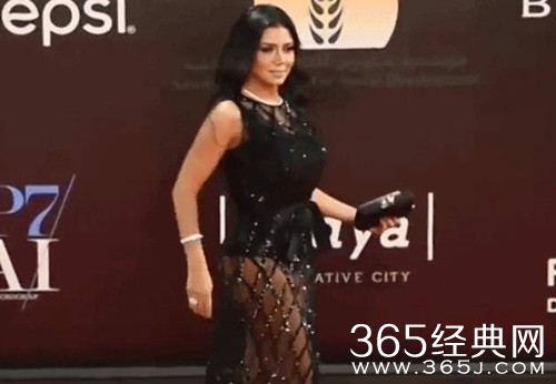 埃及女演员穿镂空裙被诉 可能面临长达五年的刑期