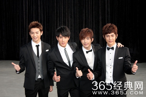 飞轮海聚餐炎亚纶缺席 辰亦儒：差一点点合体了