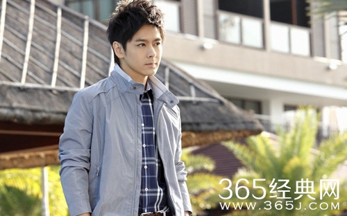 林志颖遭乘客投诉 被曝拿行李致飞机延误半小时