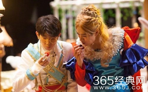 王源魏大勋为翻越栏杆致歉 两人的真实关系大揭秘