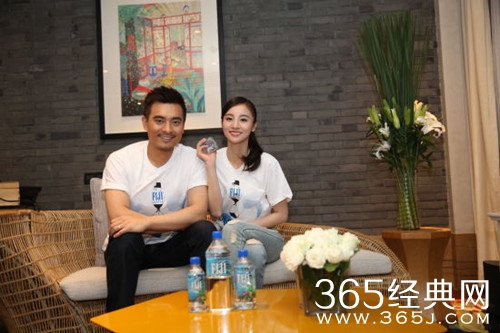 陈龙章龄之相识经过介绍 因戏结缘 认识15天就订婚