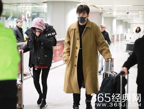 辛芷蕾疑回应与翟天临绯闻 只短短两字：闲的