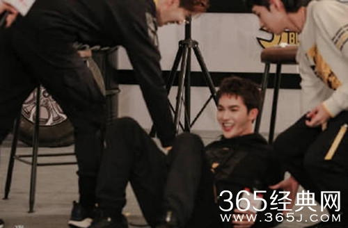 范丞丞怼键盘侠 称差不多得了还没完没了了