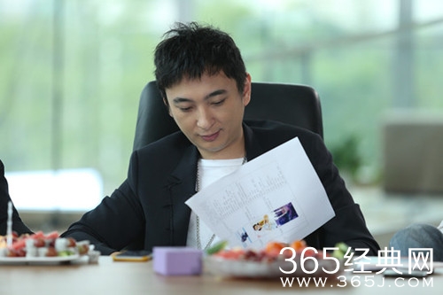 不知爹富王思聪 王健林回应：这都被你发现了