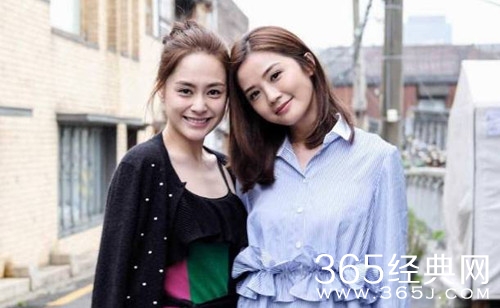 阿Sa陪阿娇试婚纱 认真整理裙摆 尽显姐妹情深