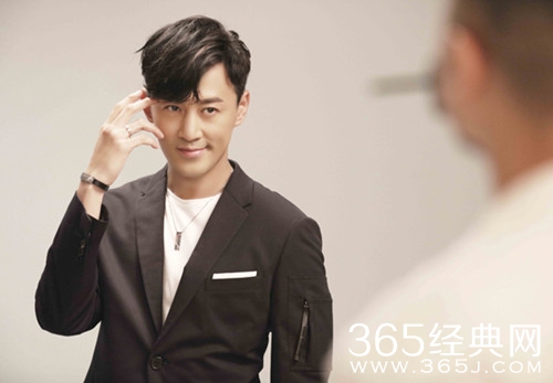 林峯承认跟张馨月出游 曾多次被拍到同框画面