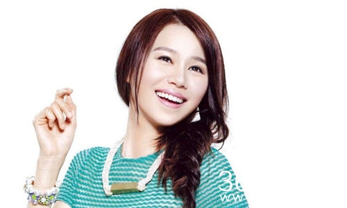 萧正楠妻子黄翠如资料介绍 TVB的当家花旦 主演不少电视剧