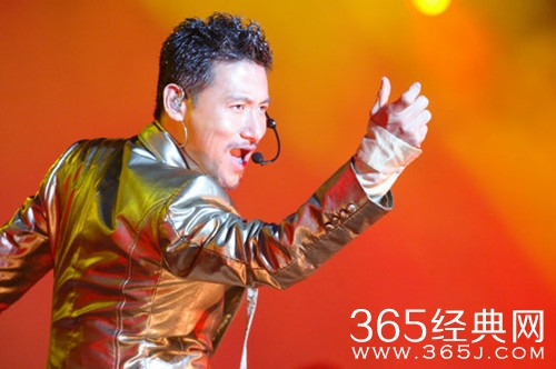 张学友演唱会8排26座永远空着 专门留给一位铁粉的座位