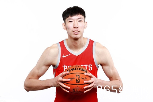 火箭宣布裁掉中国球员周琦 腾出位置将继续补强