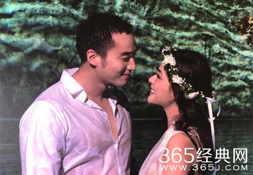 阿娇水下婚纱照曝光 两人水中深情凝望 十分唯美