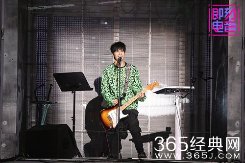 即刻电音大张伟哭了 讲述心路历程 让全场泪奔