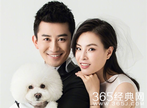 吴敏霞晒全家福 与老公抱着襁褓中的女儿 画面温馨