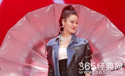 袁娅维加盟下一站传奇 将演唱技巧毫无保留分享给学员