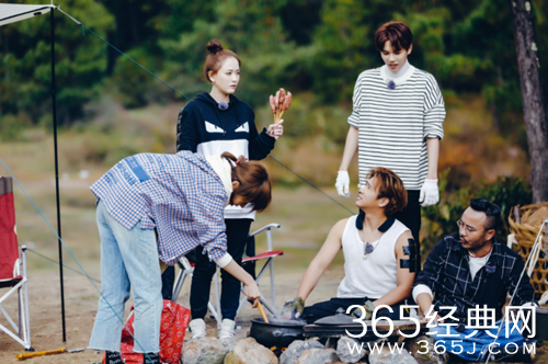 陈乔恩加盟野生厨房 爱吃猪脑吓呆野生兄弟