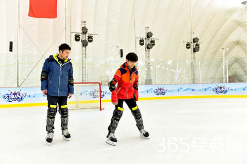 大冰小将正式官宣 易烊千玺雷佳音开启一场暖心冰雪之旅