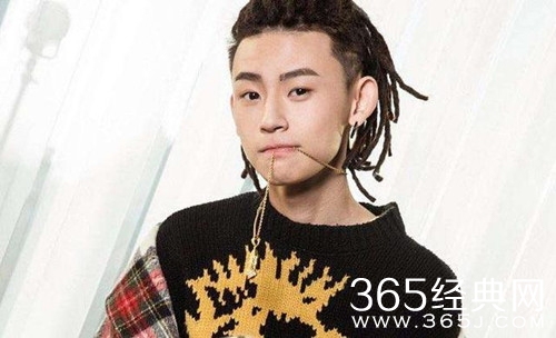 小鬼疑似公布恋情后秒删 万万没想到 女友竟是她