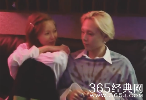 泫雅称金晓钟未婚夫 这是好事将近了吗？