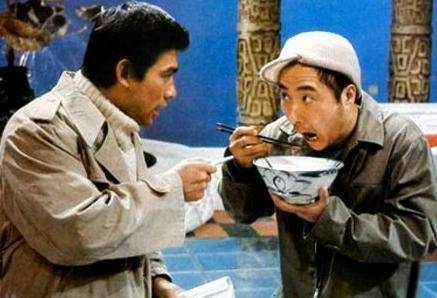 沈腾现身春晚三审 头戴黑帽遮脸十分低调