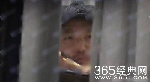 网曝徐峥夜会美女 包厢内碰杯聊天 热闹十足