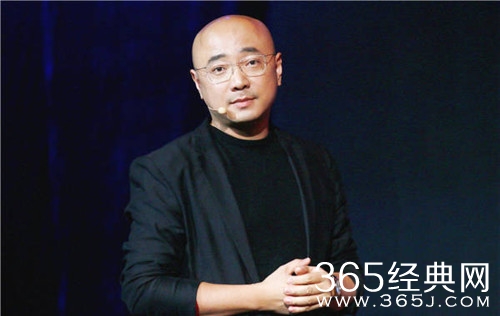 网曝徐峥夜会美女 包厢内碰杯聊天 热闹十足