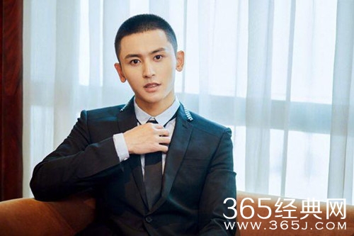 张哲瀚恋情曝光 与一神秘美女举止亲密 甜蜜牵手