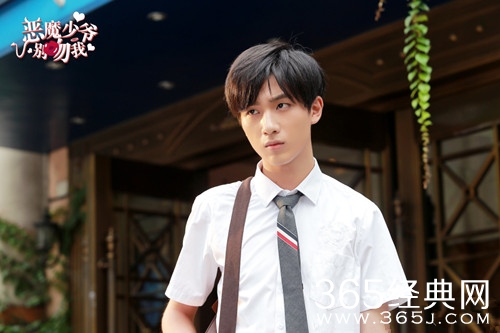 最夯剧集社200：又一高甜穿越剧来袭，女主是赵露思，男主是变形计中的他