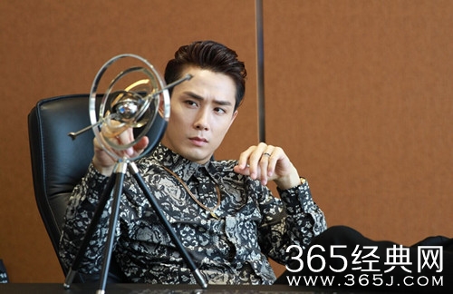 戚薇老公李承铉资料介绍 以韩国TAKE组合成员身份出道