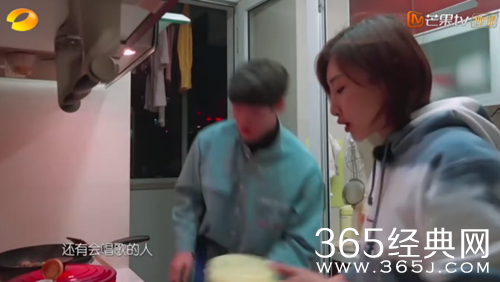 我家那闺女何雯娜李辰互动好甜 两人真实关系大揭秘