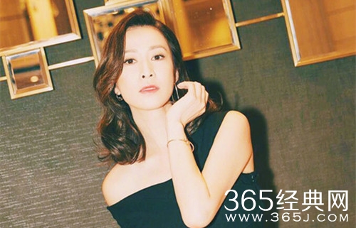 佘诗曼回应蛇精脸 称自己都认不出自己来，有一点吓到