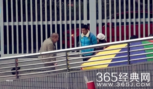 刘德华伤后复工拍新戏 老婆朱丽倩亲自送汤