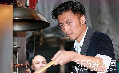 谢霆锋否认曲奇致癌 称烹煮食物都有机会发现丙烯酰胺