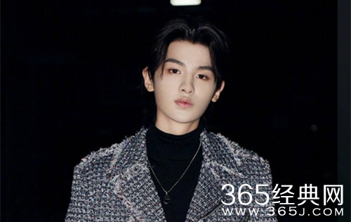 黄明昊被曝有恋情 乐华发声明辟谣：恶意抹黑艺人形象