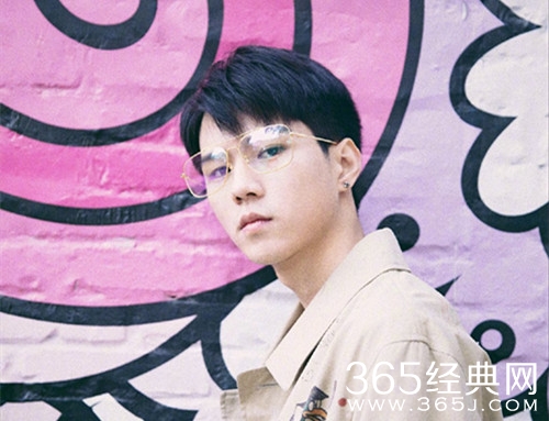 以团之名杨桐哭了 表演差强人意 最终获得两颗星