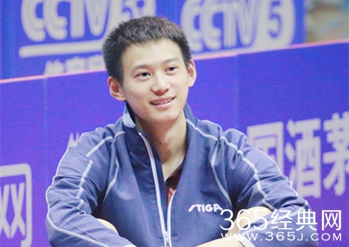 周雨被取消比赛资格 裁判认为有意撕掉胶皮 无缘16强