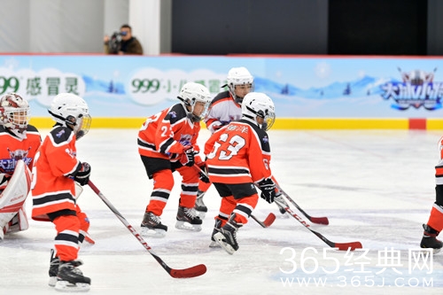 大冰小将潘思言当选队长 带领小将们重整旗鼓