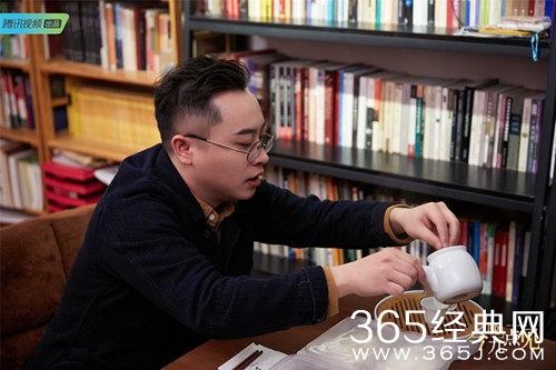 今晚九点见金承志自称月光族 展示出租屋令华少大为惊讶