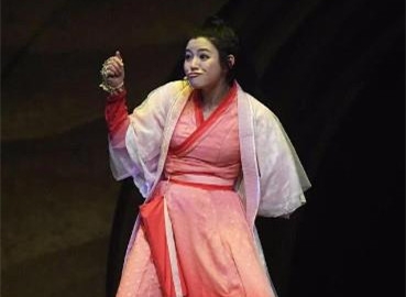 陈妍希回应演紫霞争议 透露唯一买过的签名照就是朱茵