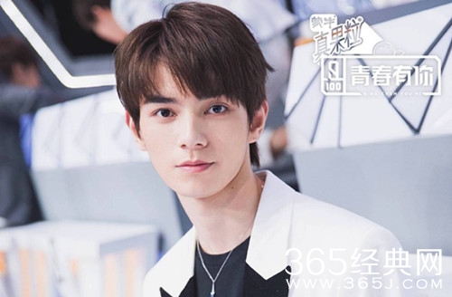 青春有你何昶希资料介绍 就读于北京现代音乐学院