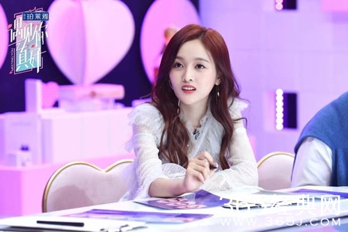 吴宣仪回应催婚话题 表态以工作位主 遭董又霖吐槽