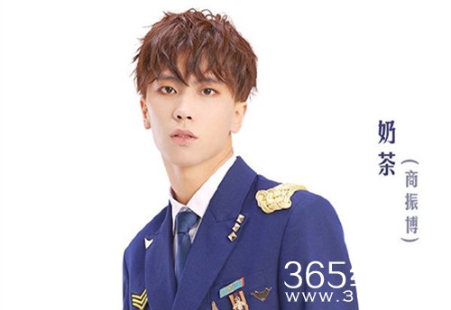 以团之名奶茶商振博资料介绍 与易烊千玺竟是好友