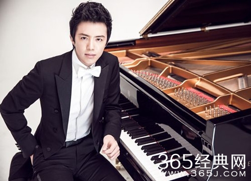 李云迪新恋情疑似曝光 与神秘女子同返住处