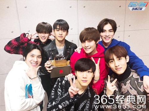 威神V空降以团之名 带来了考验团队默契的小游戏