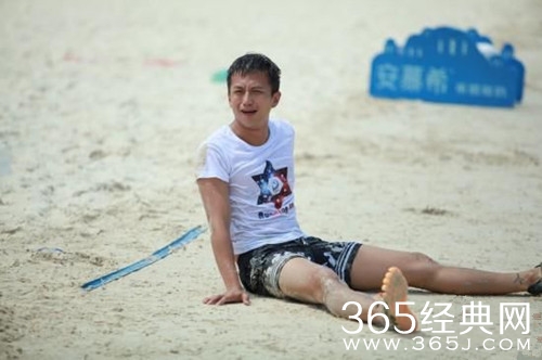 邓超退出下一季奔跑吧 王彦霖成常驻嘉宾加盟