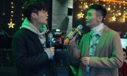 张艺兴李荣浩喝酒 网友称：是恋爱的感脚吗