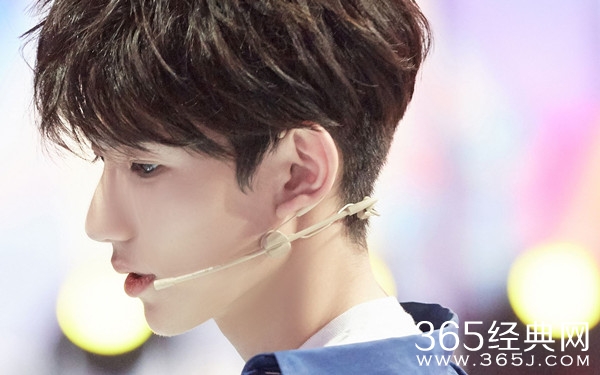 杨超越发声明维护艺人名誉权 杨超越王源粉丝互撕