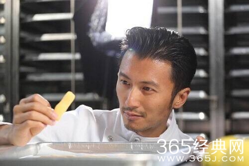 谢霆锋回应致癌曲奇 以偏概全称自己躺着中枪