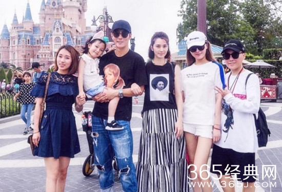 洪欣删光关于张丹峰的微博