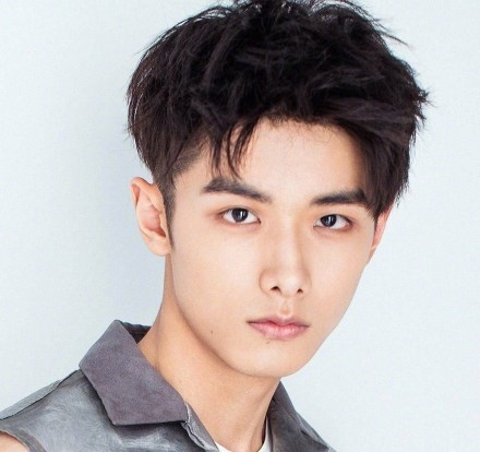 于正旗下艺人通话录音被曝出 称：公司炒作买热搜