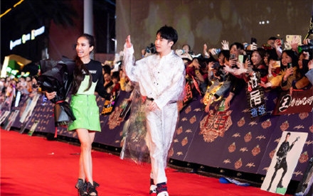 歌手今晚进入总决赛 吴青峰蔡依林亮相总决赛红毯